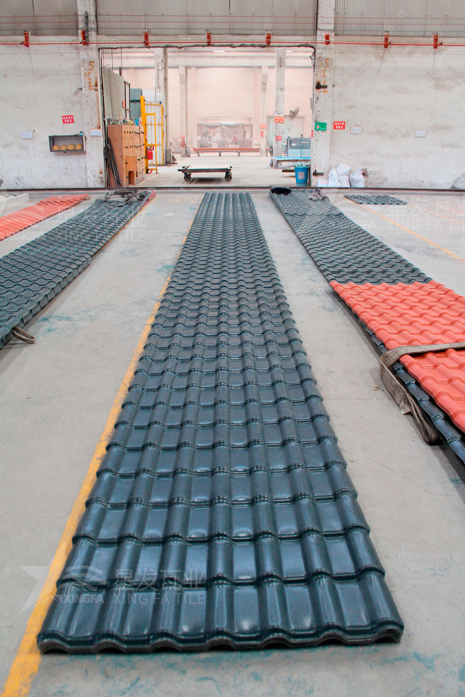 樹脂瓦白底和灰底哪個好？白底和灰底在質(zhì)量、價格上有啥區(qū)別？