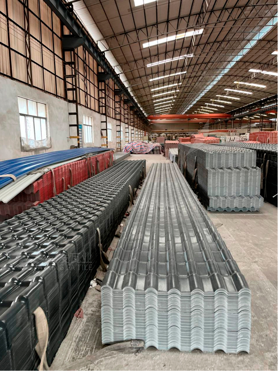 實力合成樹脂瓦生產(chǎn)廠家直銷的3大優(yōu)勢！