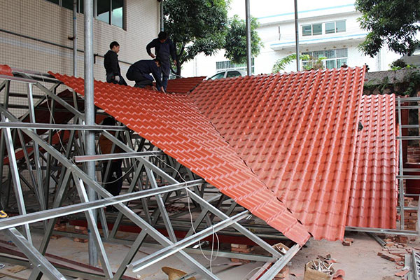 樹脂瓦具有哪些特性，是什么原因?qū)е聵渲弑粡V泛應(yīng)用呢